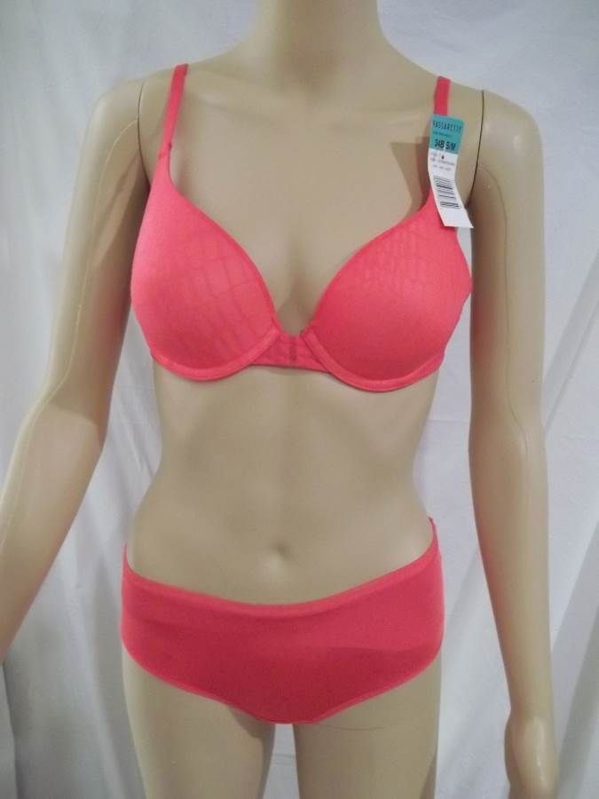 Vassarette 2 pc Bra and Panty Set - Womens&#39; Size: Small/Medium-New with Tag - $21.99