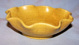Small  Yellow Pigeon Forge Ruffle Edges Bowl0-4 1/2 inches across - $187.20 MXN