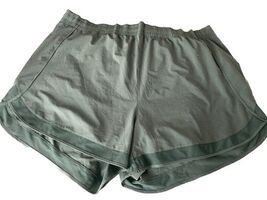 Athleta Green Striped Lined Running Shorts Size 3X - $346.60 MXN