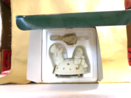 Dept 56 Snowbabies Trimming The Tree Revolving Music Box 06021 Avon 2003 + Box - $21.78