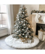 Fluffy White Christmas Tree Skirt - $185.54 MXN+