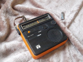 Antique Soviet Russian USSR VEGA 404 Portable LWMW Radio 1979 - £30.07 GBP