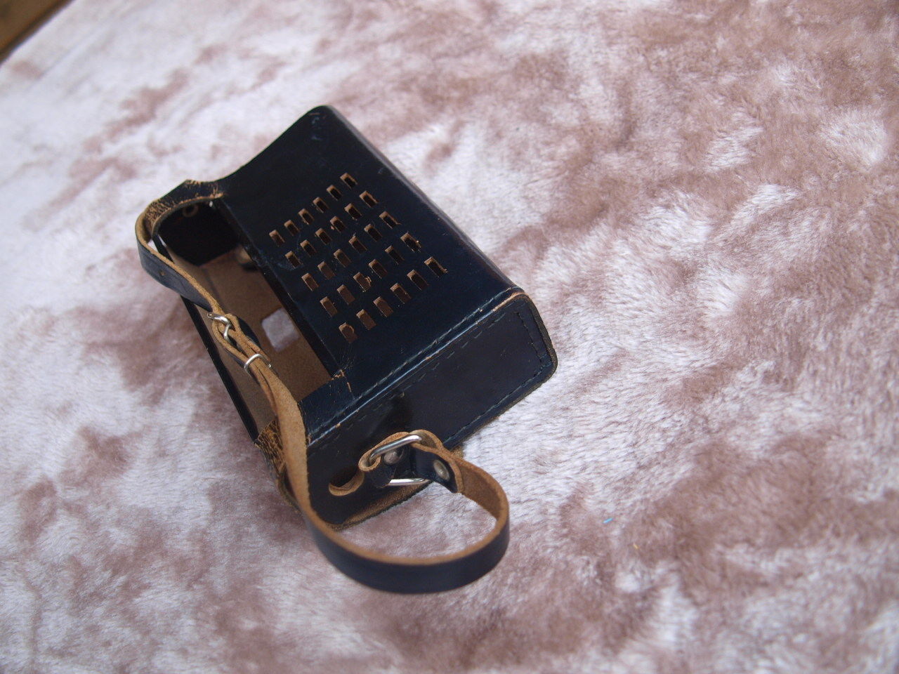 VINTAGE USSR SOVIET RUSSIAN  AM LW PORTABLE RADIO SOKOL LEATHER CASE ONLY - $9.88