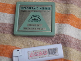 Vintage Syringes Needles Set  In Original Tin Box Made In Sweden - $12.93