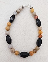 plus size 8&quot; bracelet with black onyx and agate  - $148.32 MXN