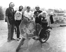 Knightriders director George A. Romero on set with crew 4x6 inch photo - £5.51 GBP