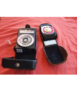 LOT OF 2 VINTAGE RUSSIAN USSR SOVIET LIGHT METERS FOR PARTS OR REPAIR - $4.13 CAD