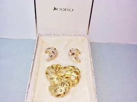 Coro Gold Knot Brooch &amp; Earring Set Vintage Pin Set Gold Metal Demi Parure - £17.02 GBP