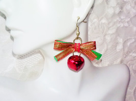 Red Jingle Bells Earrings New Vintage Red &amp; Green Metallic Bows Christma... - $303.27 MXN