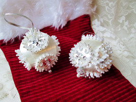 Christmas Wedding White Ball Ornaments Vintage Handmade Silk 9&quot; Pin &amp; Pearl - £44.60 GBP