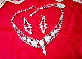 Juliana White Milk Glass &amp; Rhinestones Choker Necklace Earrings Bridal Set Vinta - £105.55 GBP