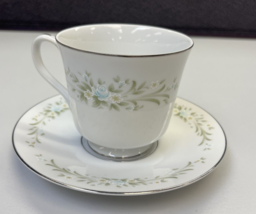 Four Crown China Claridge #317 Teacup and Saucer Set - £6.60 GBP