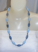 Vintage 24&quot; Necklace Blue Speckled Marbled Oblong Beads 18-a - $553.18 MXN