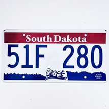  United States South Dakota Mount Rushmore Passenger License Plate 51F 280 - $243.00 MXN