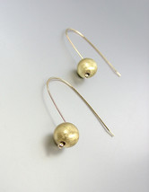 CHIC Lightweight Urban Anthropologie Brushed Gold Metal Ball Threader Ea... - £10.34 GBP