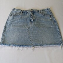Old Navy RN#54023 Women's Blue Cotton Blend Frayed Bottom Denim Skirt Size 14 image 12