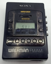 VTG Sony Mega Bass Walkman Radio Cassette Player WM-F2085 - For Parts Only - $526.49 MXN