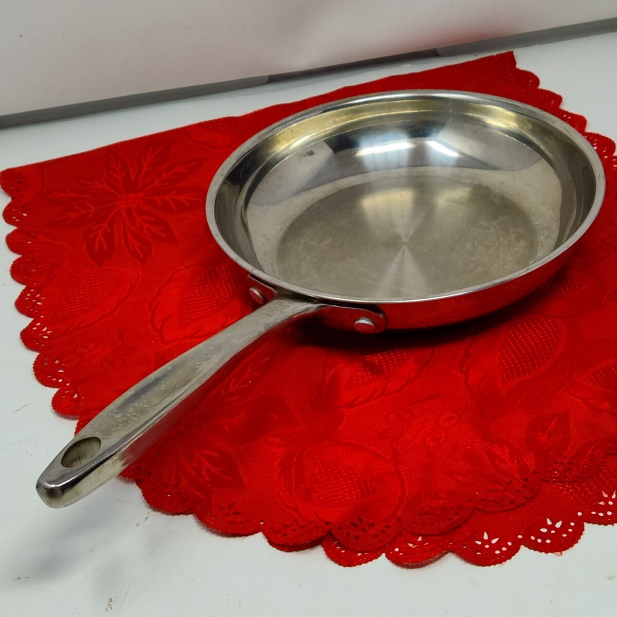 WOLFGANG PUCK BISTRO COLLECTION 18/10 STAINLESS STEEL 9&quot; OMELET PAN - $14.98