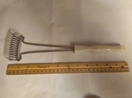 Vintage CUTCO #1714 WIRE WHISK 12.5&quot; white pearl  Handle NICE - £11.20 GBP