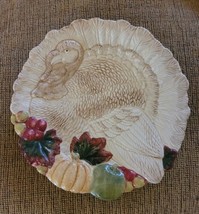 Thanksgiving Harvest Turkey w/ Autumn Leaves &amp; Fall Fruits 9&quot; Ceramic Plate - £11.76 GBP