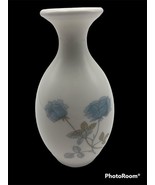 WEDGWOOD Bone China - ICE ROSE -Blue Flowers Pattern White Vase - 5&quot; Siz... - $16.64 CAD