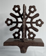 Christmas Stocking Hanger Mantel Rustic Primitive Cast Iron 3D Snowflake 6&quot; - £19.53 GBP