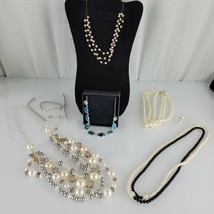 Avon Costume Jewelry Necklace Set Lot Bracelet Earrings Pearls 9 pieces - £35.49 GBP