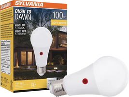 SYLVANIA Dusk to Dawn A21 LED Light Bulb with Auto On/Off Light Sensor - £5.62 GBP - £43.55 GBP