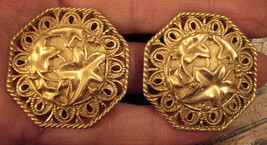 Jose Maria Barrera Clip Earrings Retro Vintage Bold Medallion Gold Tone - £39.52 GBP