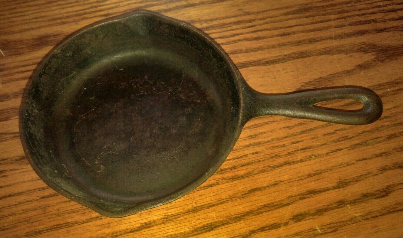Vintage Cast Iron #3 Skillet Kitchen Pan 6 Inch - $19.99