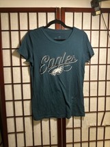 Women&#39;s M Philadelphia Eagles Short sleeve T-Shirt Green Team Logo Cotton Blend - £3.90 GBP
