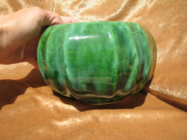 Vintage Green California Pottery Drip Vase CALIF USA P81 - £10.22 GBP