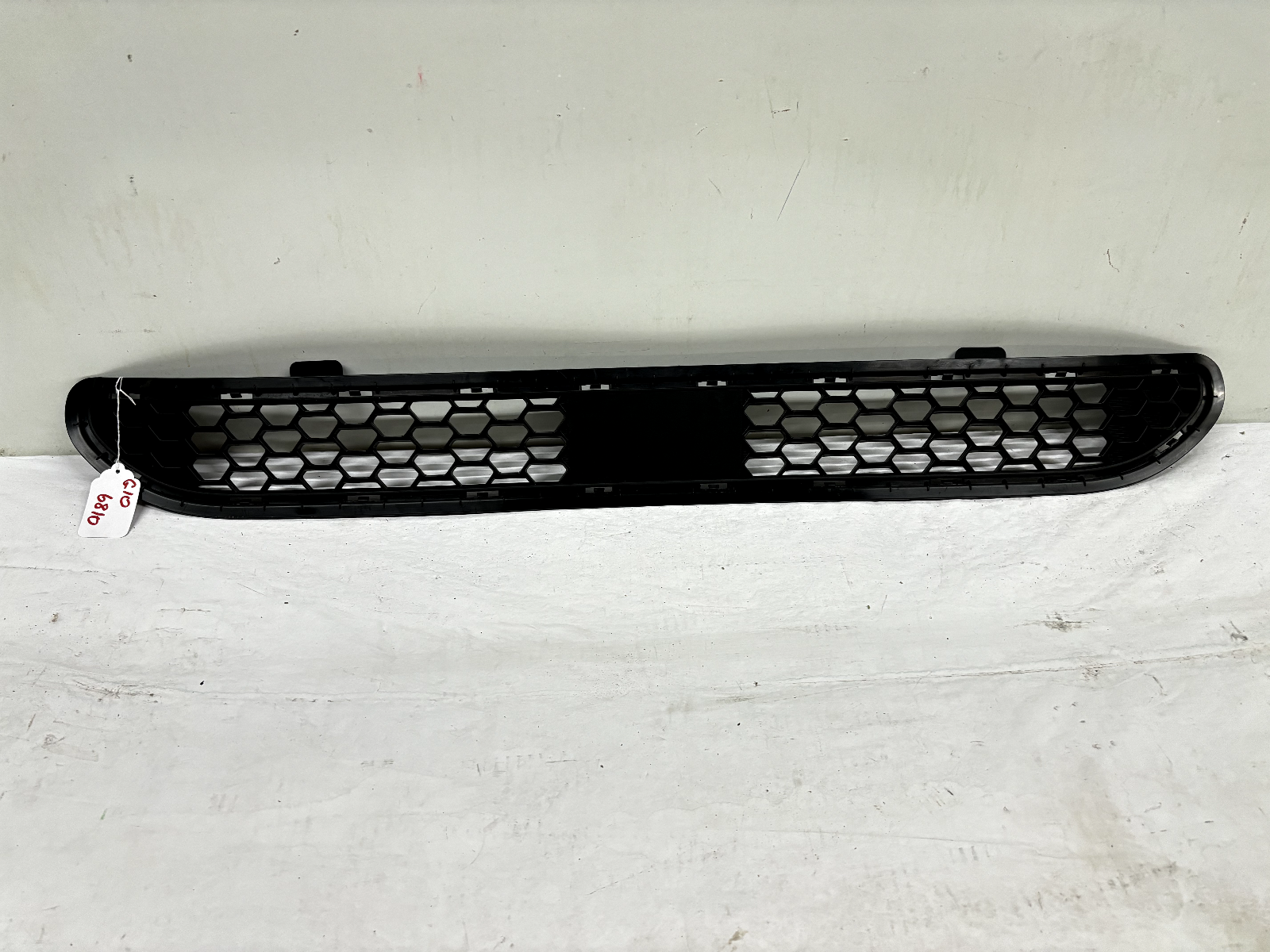 nice  86531S2010 2019 2020 hyundai santa fe bumper front capa grille - $99.99
