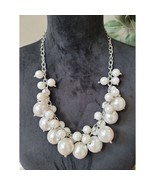 Women&#39;s Statement Pearl Cluster Necklace With Lobster Clasp Elegant Jewelry - $40.75 CAD