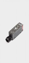 Omron E3S-AT16-D Photoelectric Sensor Switch 10-30VDC  - $28.90