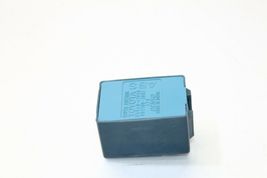 2004-2009 TOYOTA PRIUS REAR WIPER CONTROL MODULE P3018 image 4