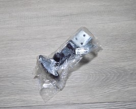 590.650.000 Z901.300 Rubber Hood Latch Assy - €12,98 EUR