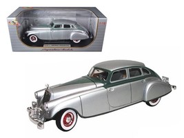 1933 Pierce Arrow Silver 1/18 Diecast Model Car by Signature Models - $118.27