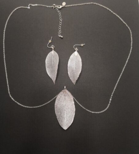 Primary image for Paparazzi Silver Leaf Necklace And Earrings Set
