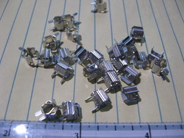 Lot of 100 Fuse Clip Cooper Bussmann 5mm Through Hole PCB Mount BK/A3399... - $12.83
