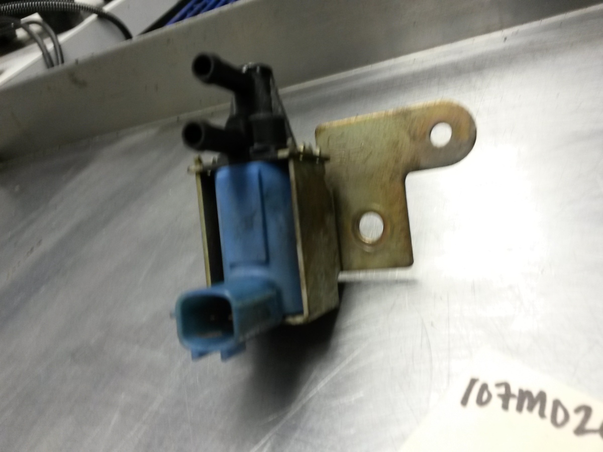 Vacuum Switch For 03-04 Nissan Murano  3.5 - $36.33