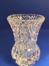 Vintage Mid Century Glass Crystal Yugoslavia Zajecar 3-5/8&quot; Tall Vase - £10.81 GBP