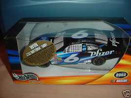 Mark Martin 1/24 Pfizer #6 Hot Wheels Race Car 2002 Mip Free Usa Shipping - £20.50 GBP