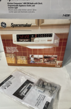GE 7-4230 Spacemaker Kitchen AM/FM Clock Radio Under Counter w/Light - £75.93 GBP