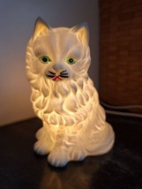 Vintage Taiwan ArtMark White Persian Cat Ceramic Night Light 6&quot; Tall Green Eyes - £22.15 GBP