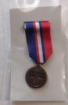 KOSOVO CAMPAIGN MEDAL MINIATURE NEW IN PACK :KY24-10 - $11.88