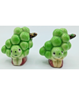 Vintage 1950s Anthropomorphic Green Grapes Salt &amp; Pepper Shakers Japan - £38.65 GBP