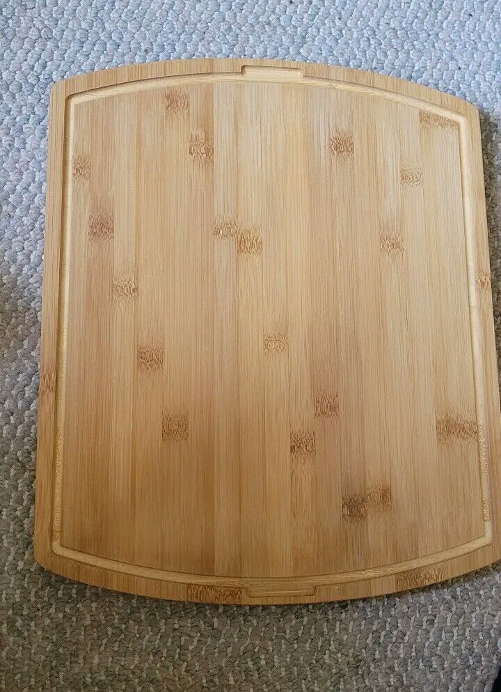 Seville Classics Cutting Board Bamboo Rectangle 16.5"x13.4"x1.2" Used Nice - $21.99