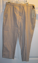 Women&#39;s Size 14 Versona Accessories Classic Fit Taupe Capri Pants NWT - $16.99