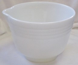Pyrex Hamilton Beach Ribbed Mixing Bowl with Spout Made In The USA #19 - £27.96 GBP